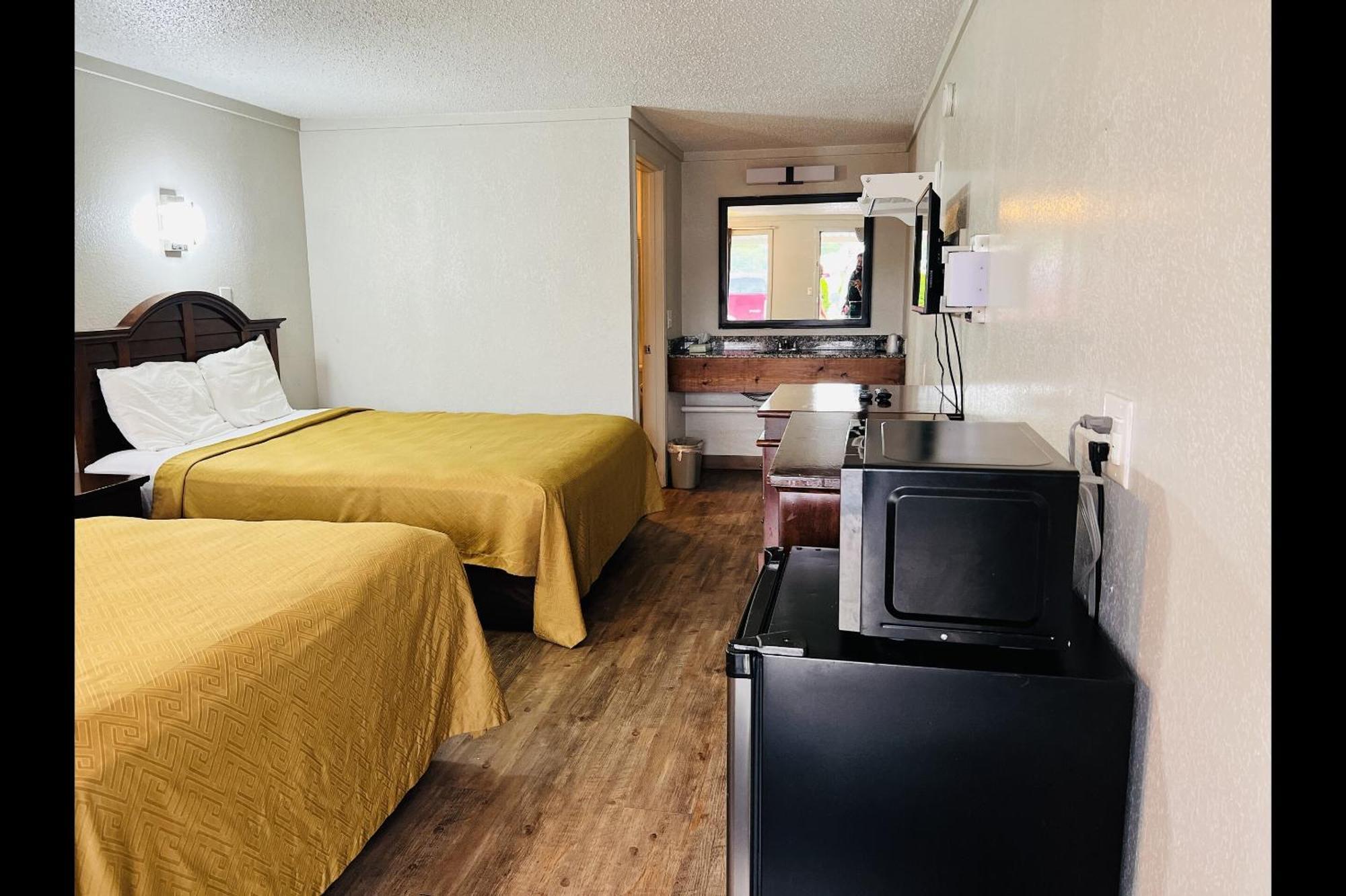 Cozy Garden Inn By Oyo Hwy 40 Richmond Exterior photo
