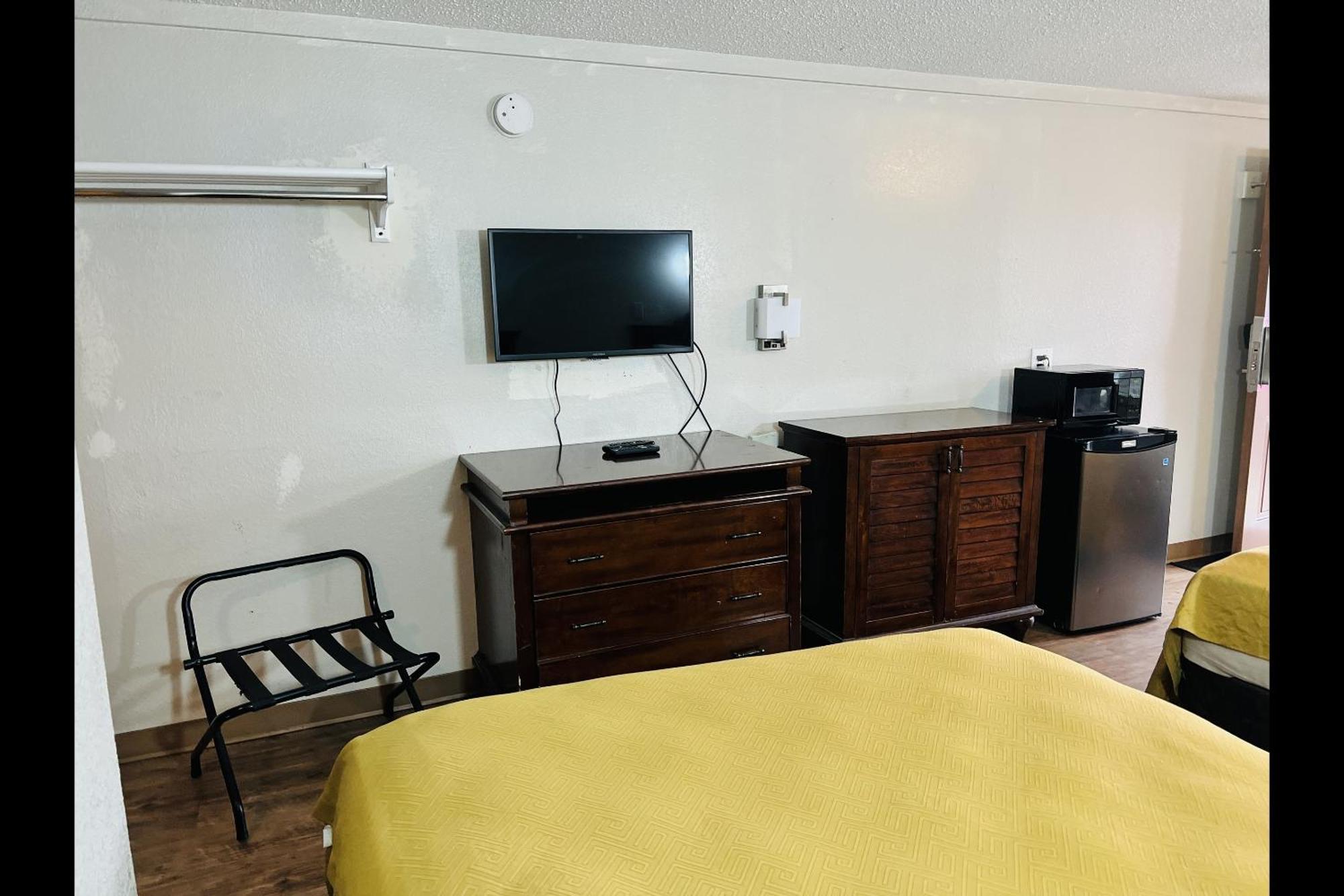 Cozy Garden Inn By Oyo Hwy 40 Richmond Exterior photo