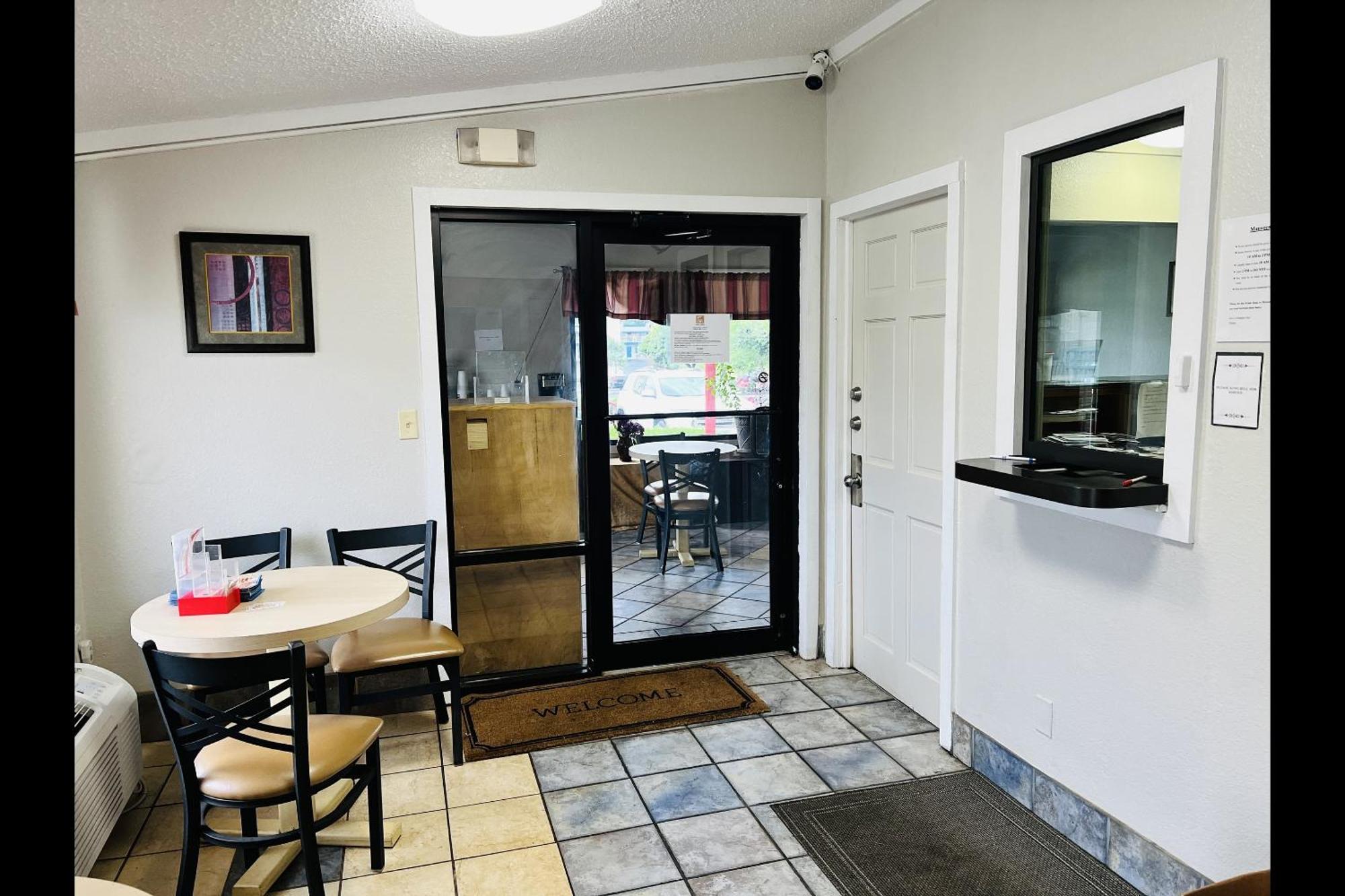 Cozy Garden Inn By Oyo Hwy 40 Richmond Exterior photo