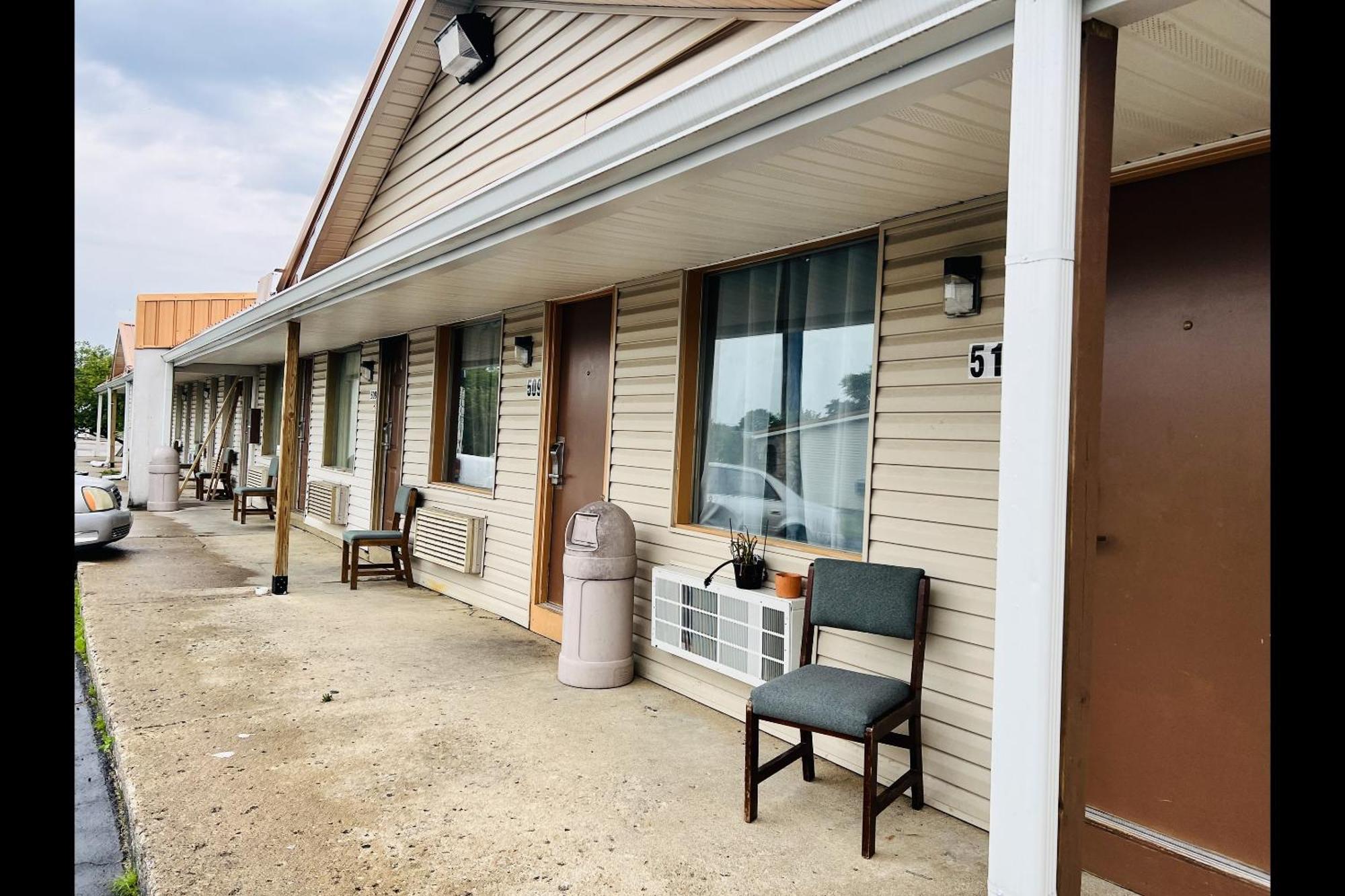 Cozy Garden Inn By Oyo Hwy 40 Richmond Exterior photo